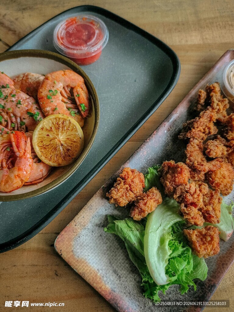 美味炸物与海鲜拼盘