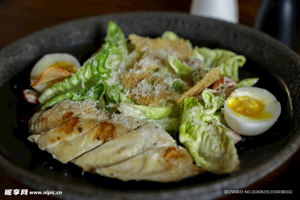 日式鸡肉蔬菜沙拉套餐