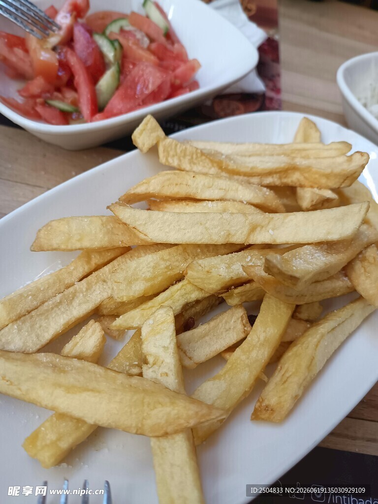 金黄香脆的美味炸薯条
