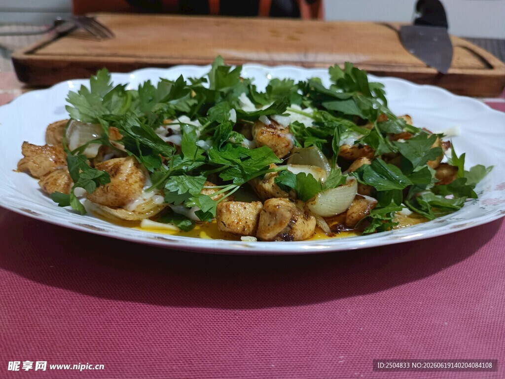 美味香菜拌鸡肉