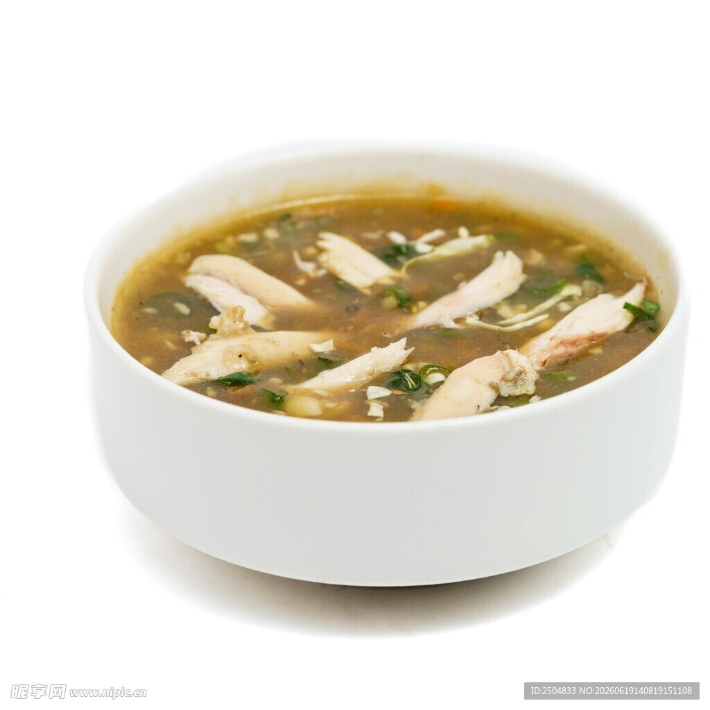 白色碗中的美味鸡肉汤