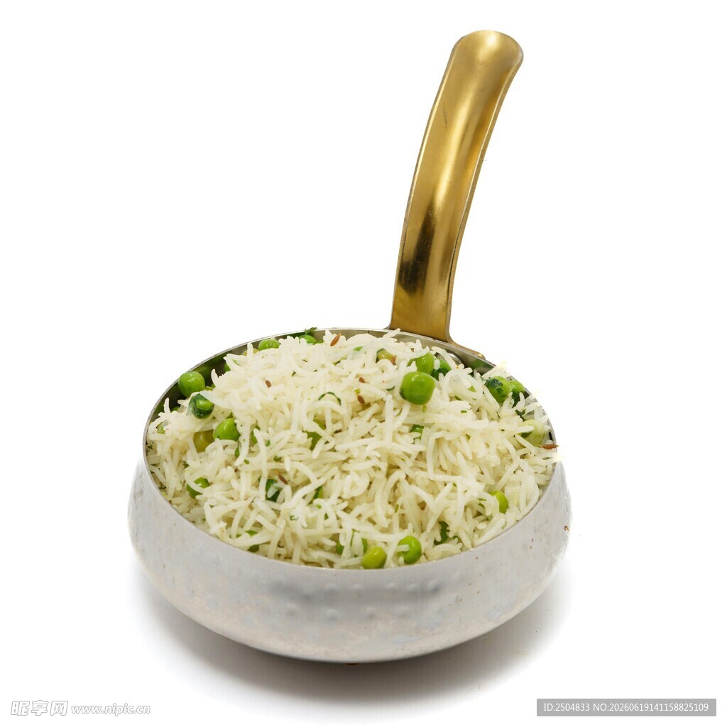 银碗装的豌豆米饭