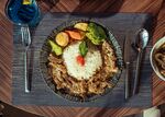 美味牛肉盖饭摆盘精致