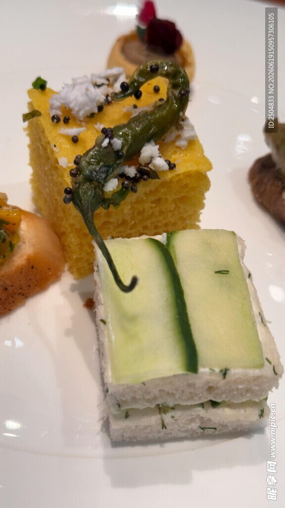 精致创意多层美食拼盘