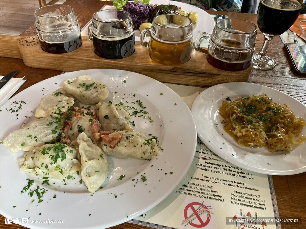 丰盛美味的西式餐点组合