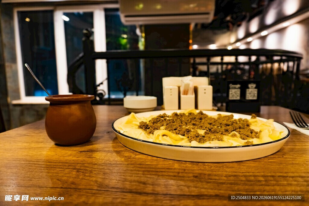 餐厅内的美味佳肴