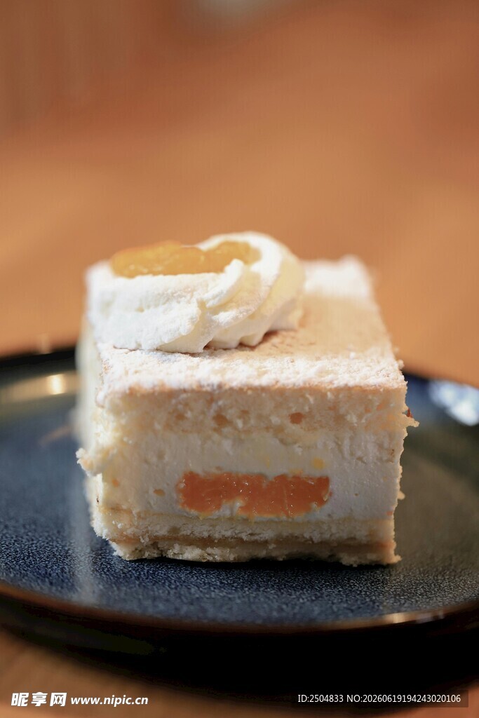 精致奶油夹心糕点