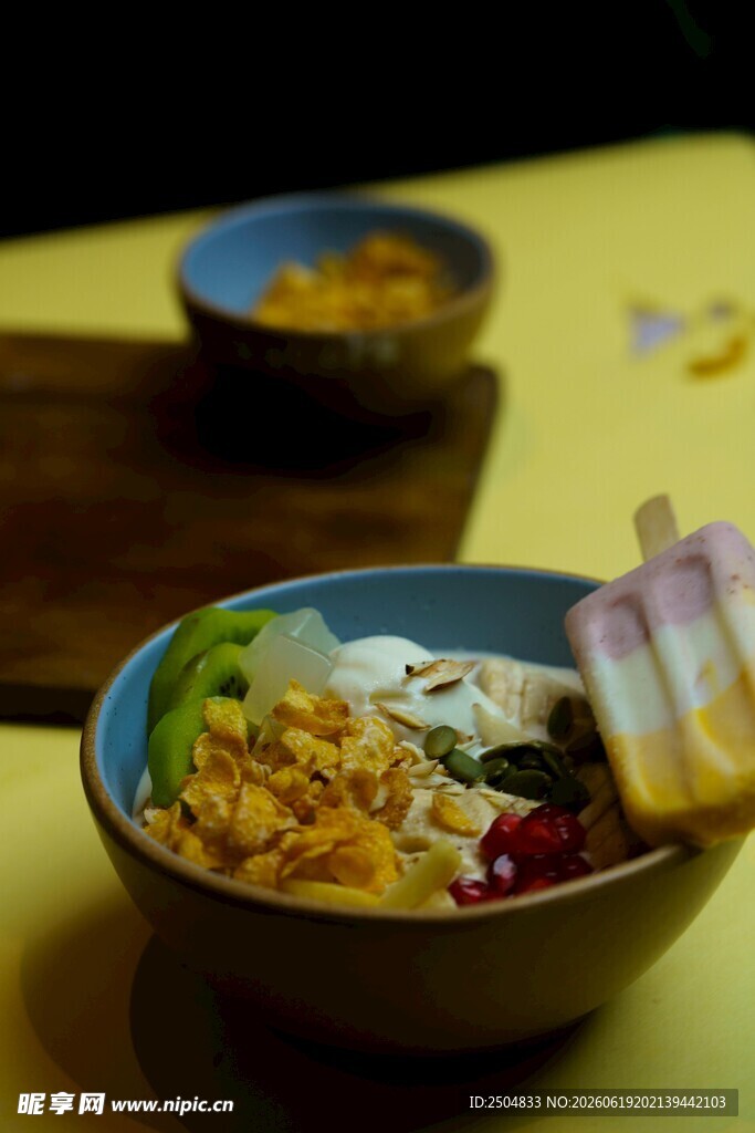 美味多彩的特色食物碗