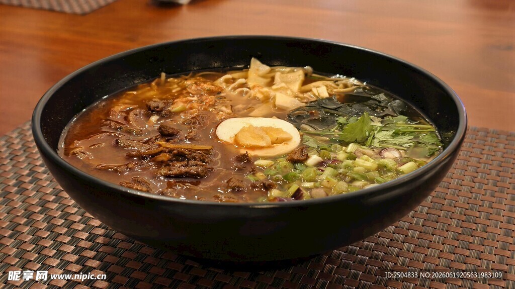 美味日式牛肉拉面