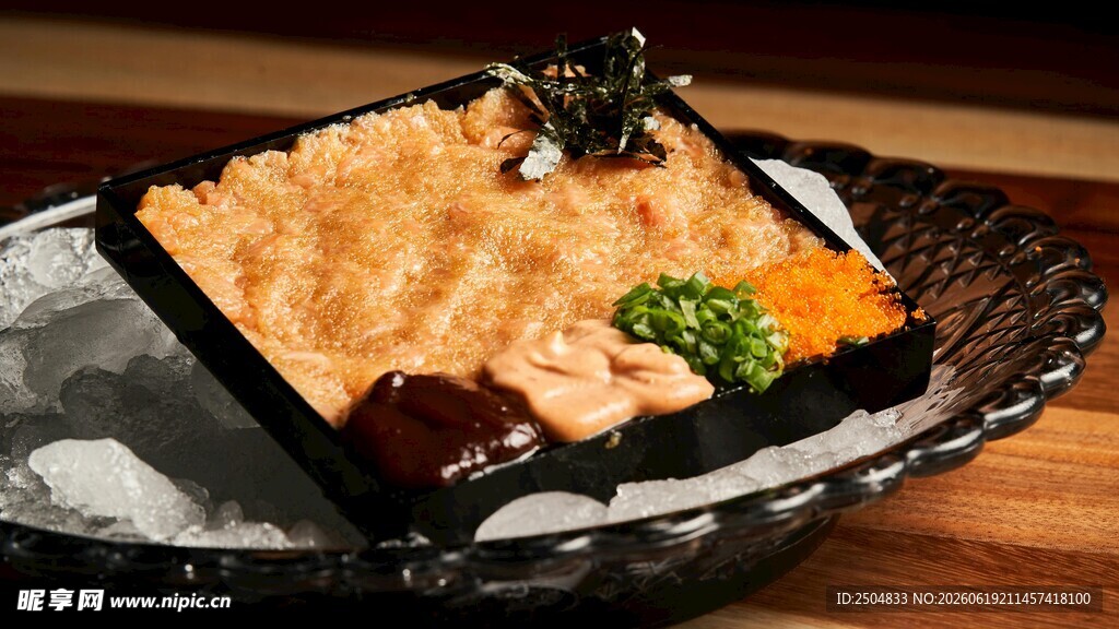 日式美味盖饭摆盘精致