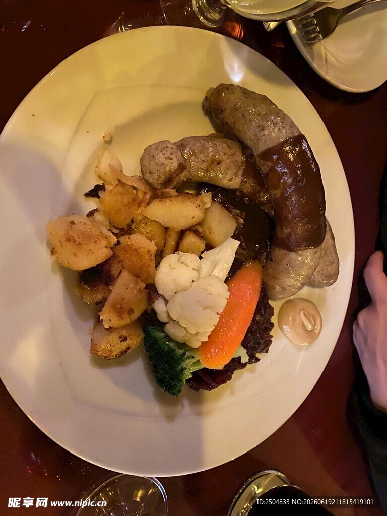 美味丰盛的西式餐点拼盘