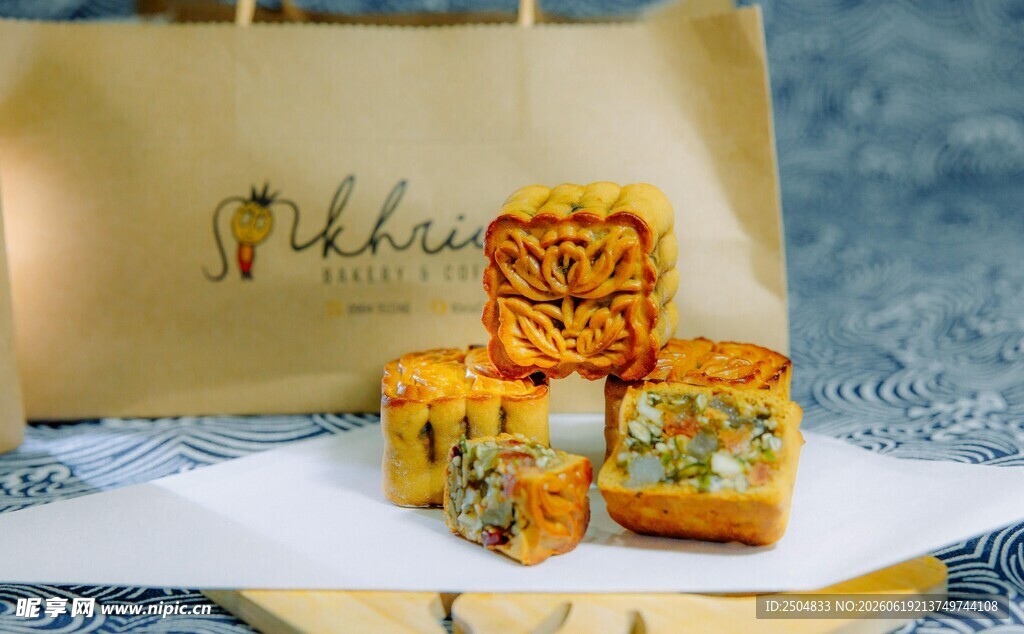 精美中式月饼展示