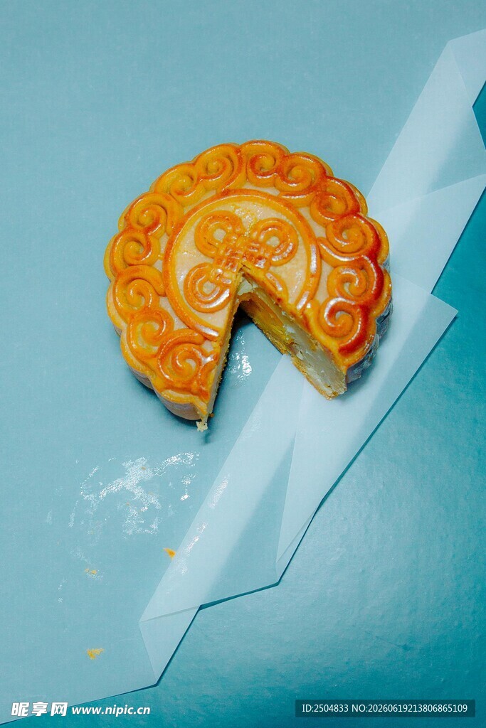 咬过的月饼特写