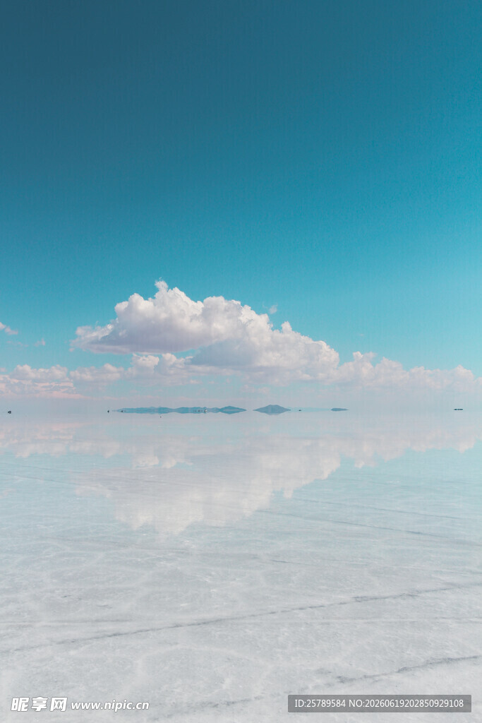 天空之镜美景