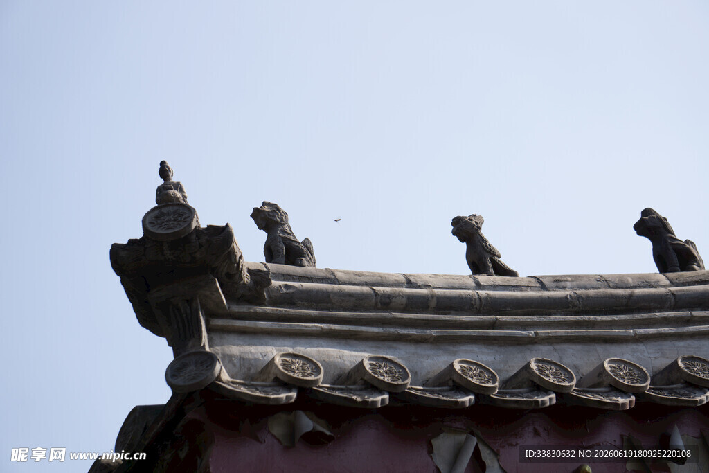 古建筑屋脊上的守护神兽
