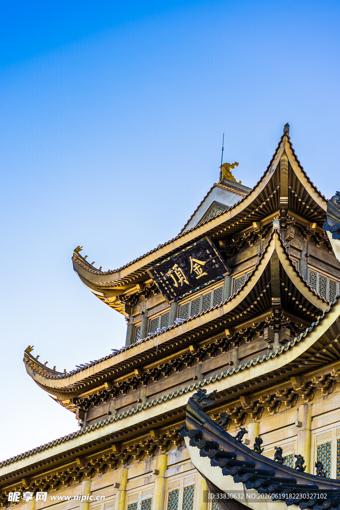中式古建筑屋顶特写
