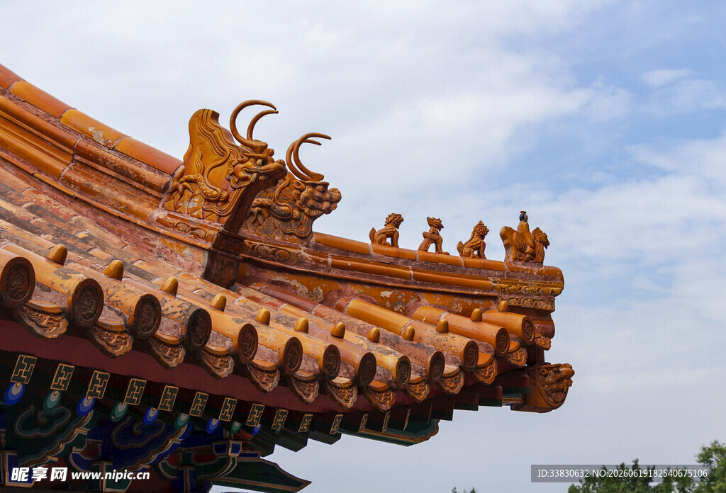 中式古建筑屋檐精美一角
