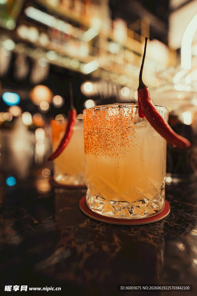 酒吧中的特色辣味鸡尾酒