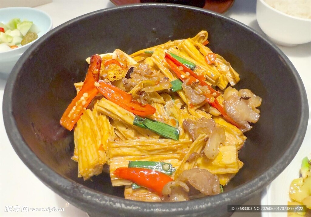 腐竹回锅肉美食图片