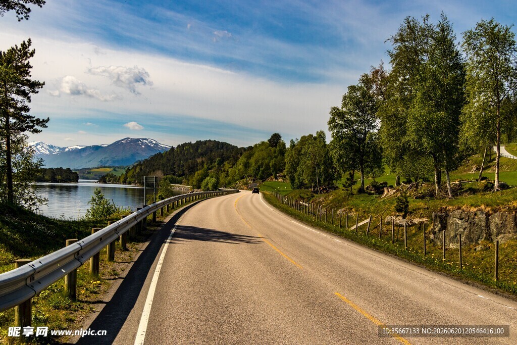 山间公路美景