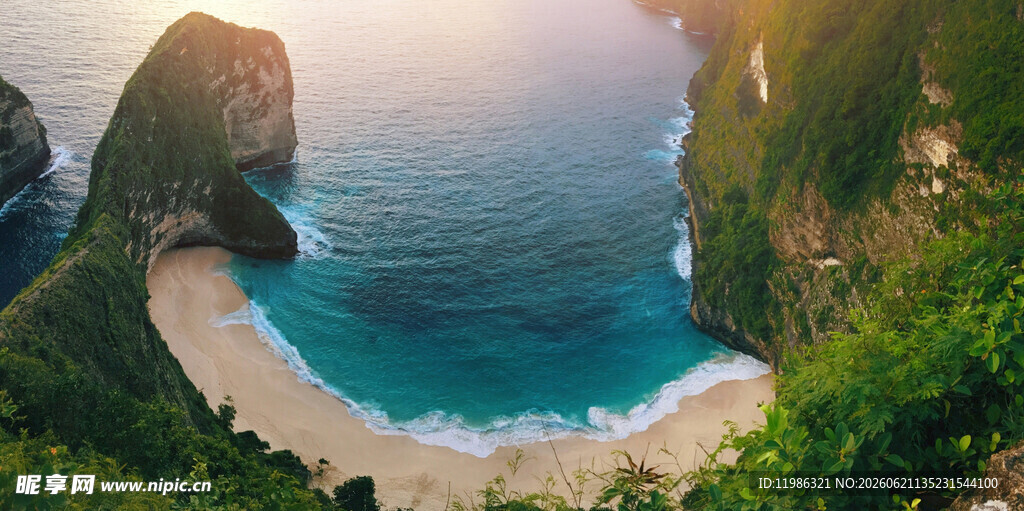 绝美海岸风光静谧海滩