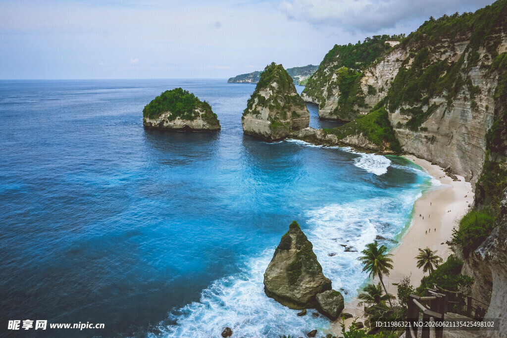 绝美海岸风景海岩相依