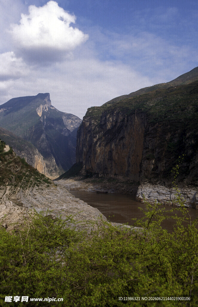 壮丽山河峡谷风景图