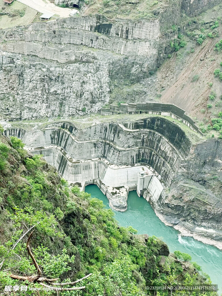 峡谷