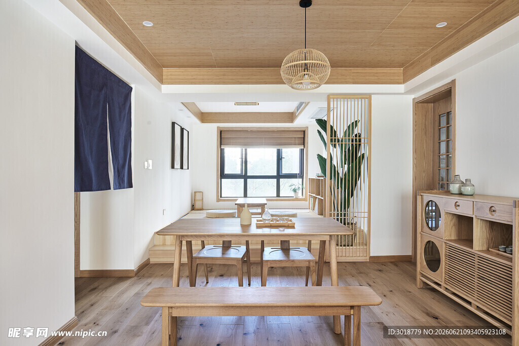 日式简约风温馨餐厅空间