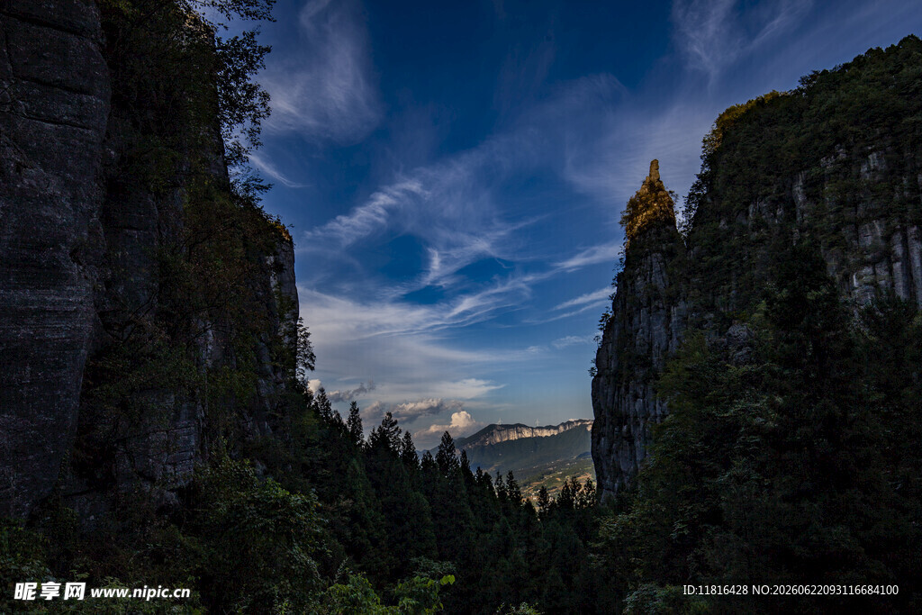 峡谷壮丽风光