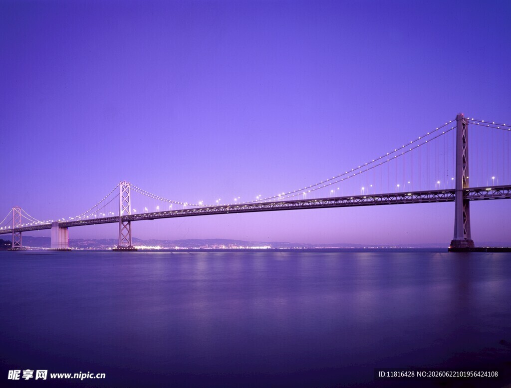 跨海大桥夜景璀璨