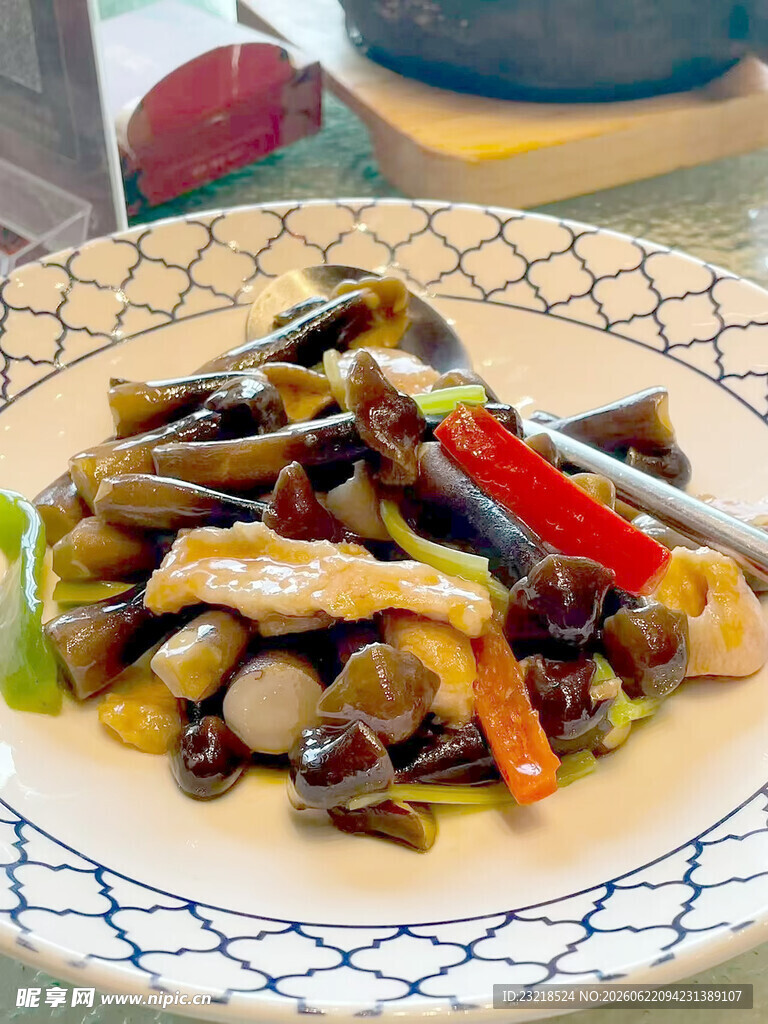 小炒鸡枞菌