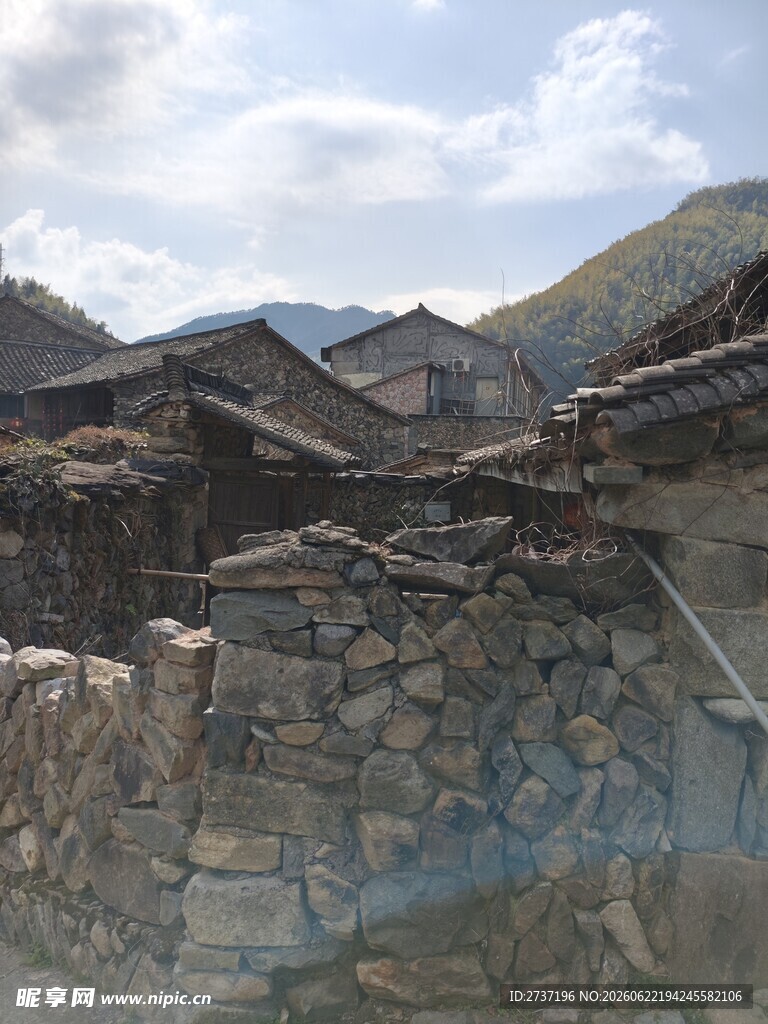 岩下石头村