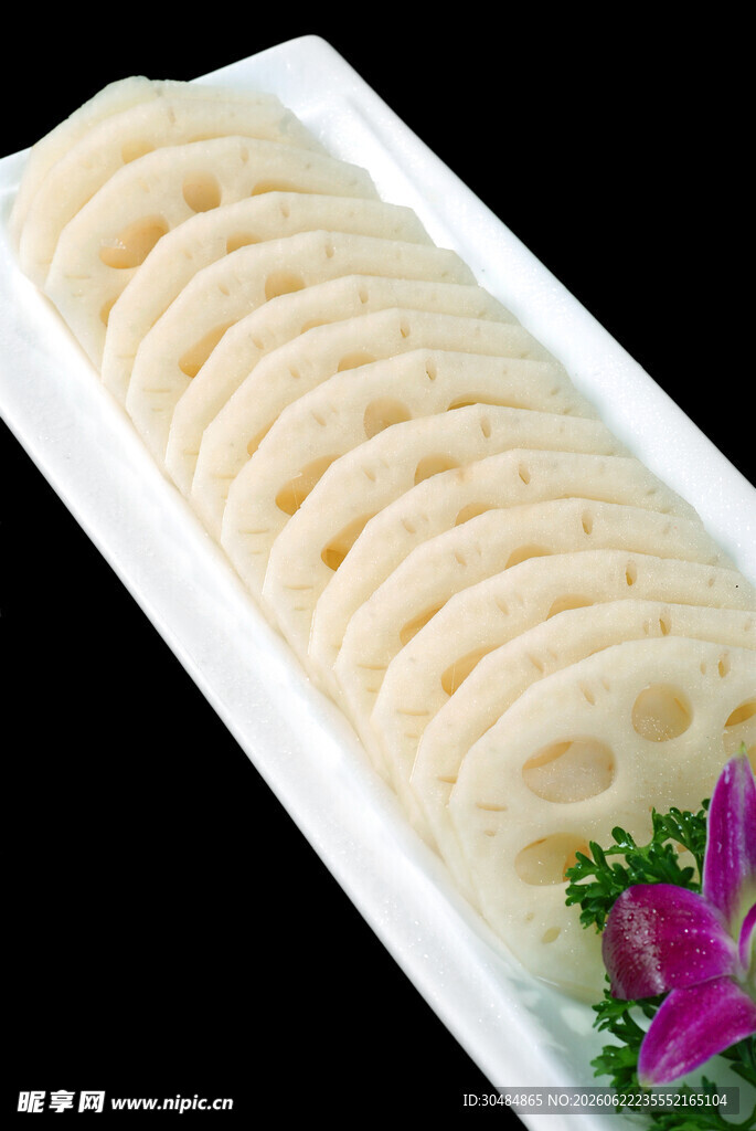 精美摆盘的切片莲藕