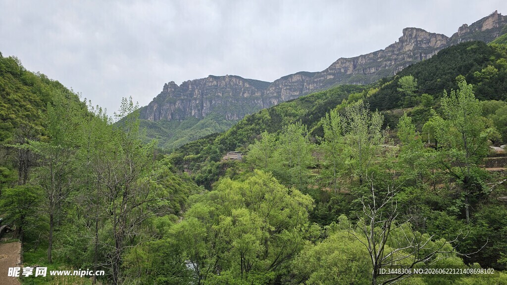 山西太行山阳坡村