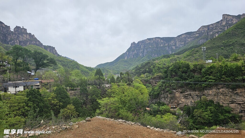 山西太行山阳坡村