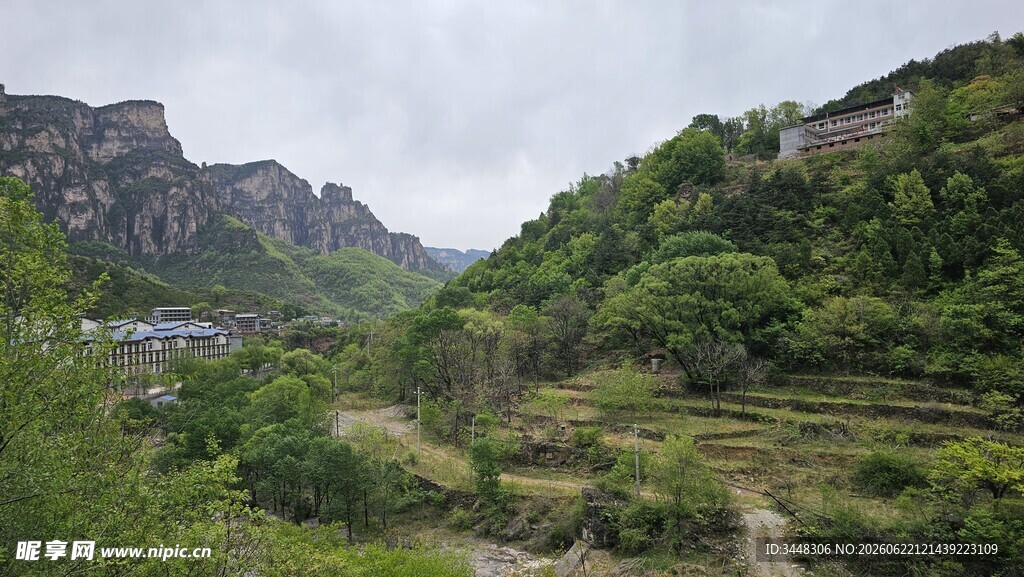 山西太行山阳坡村