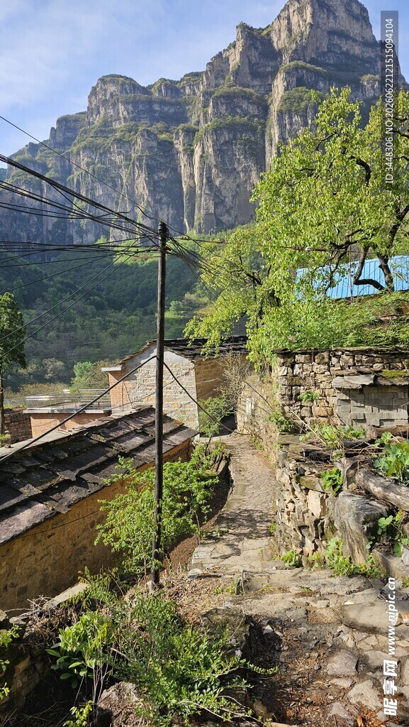 山西太行山阳坡村