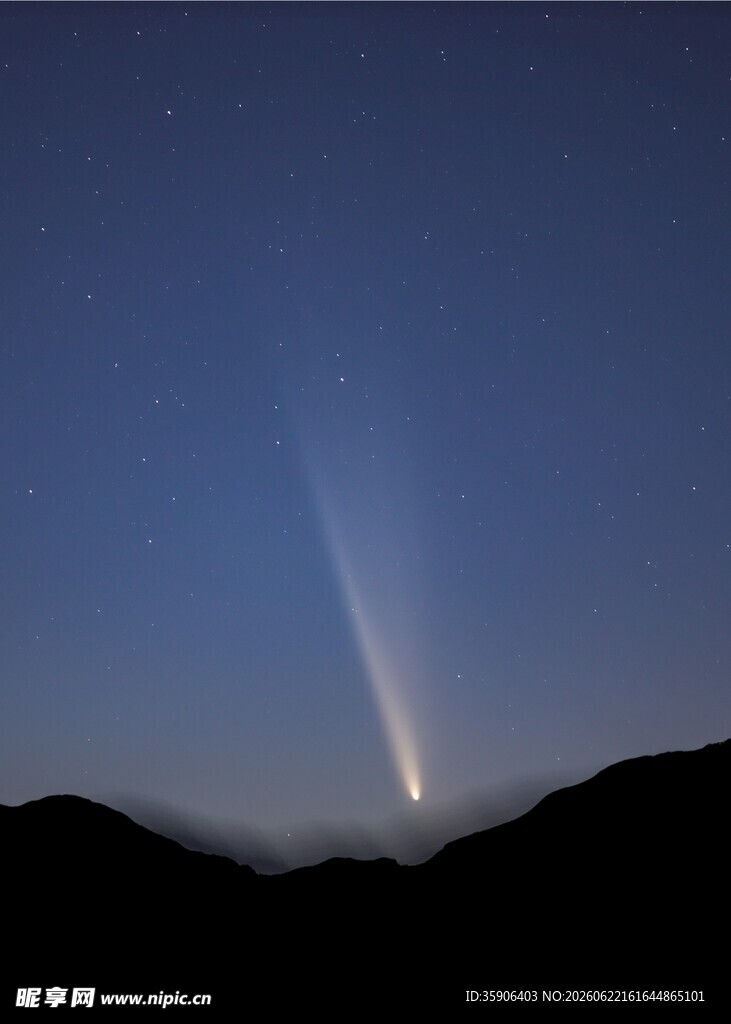 夜空中的彗星