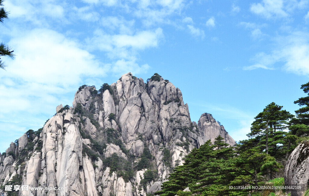 巍峨壮丽的高山景观
