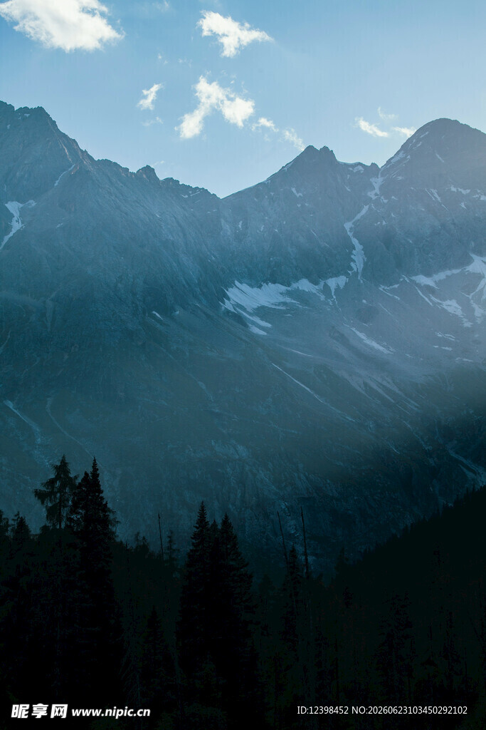 壮丽山景