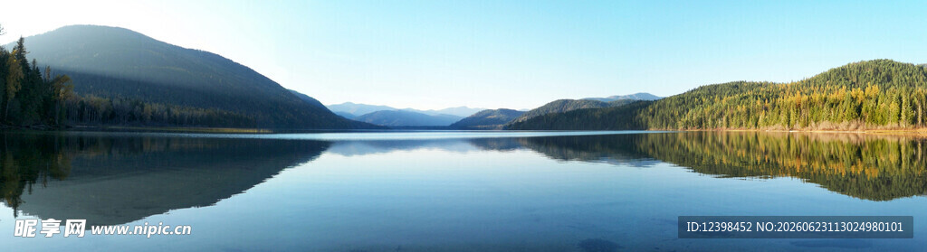 宁静湖景