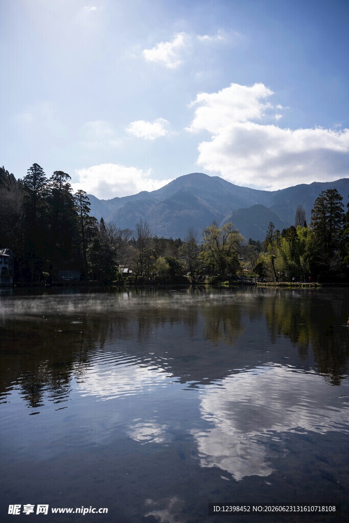 宁静山水湖景