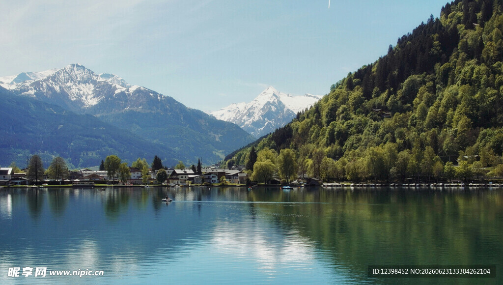 宁静山水湖景风光图