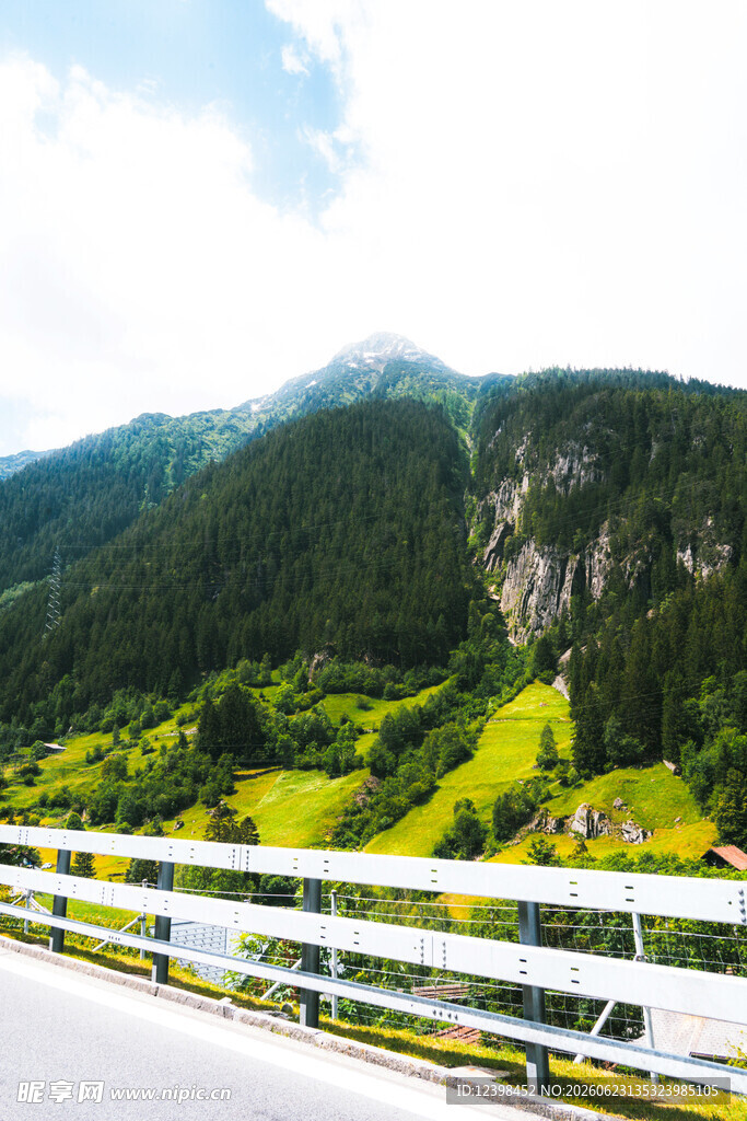 山间公路美景