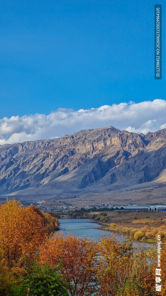 秋日山河美景