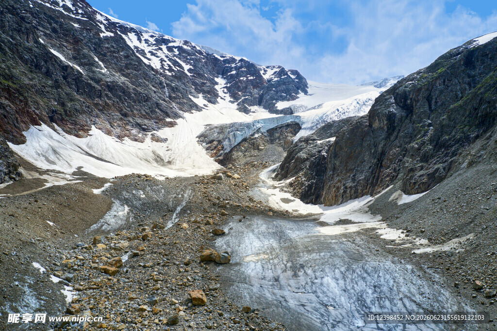 壮丽雪山冰川景观