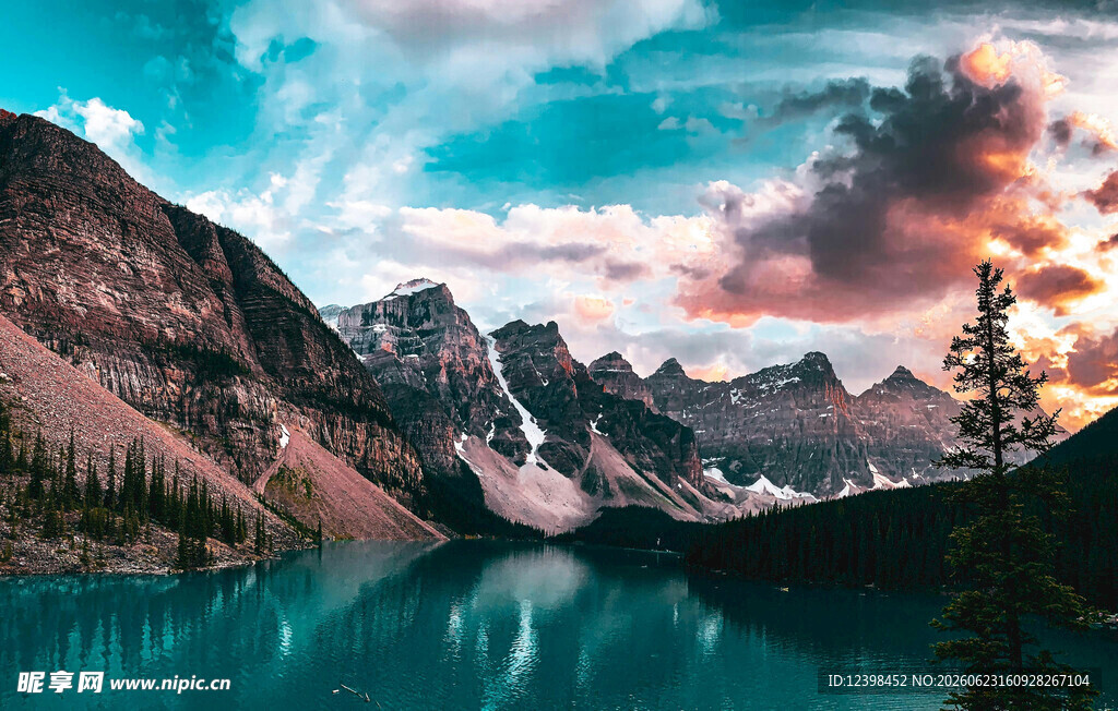 梦幻山水间的壮丽湖景