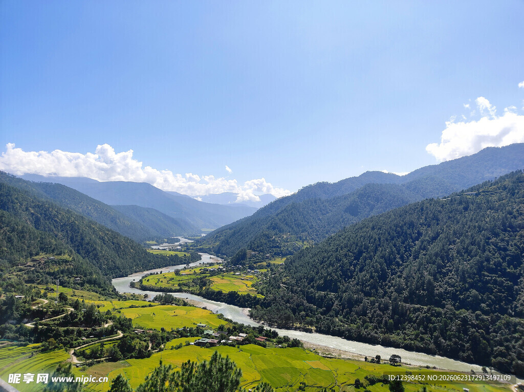 山间河谷美景