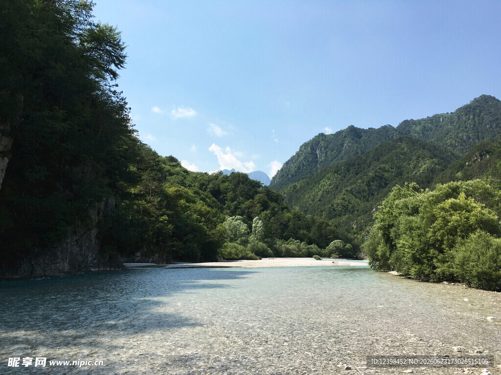 山间河流自然风光美景